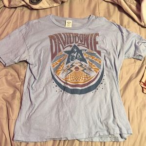 two graphic tees size for both : xs (very oversized)